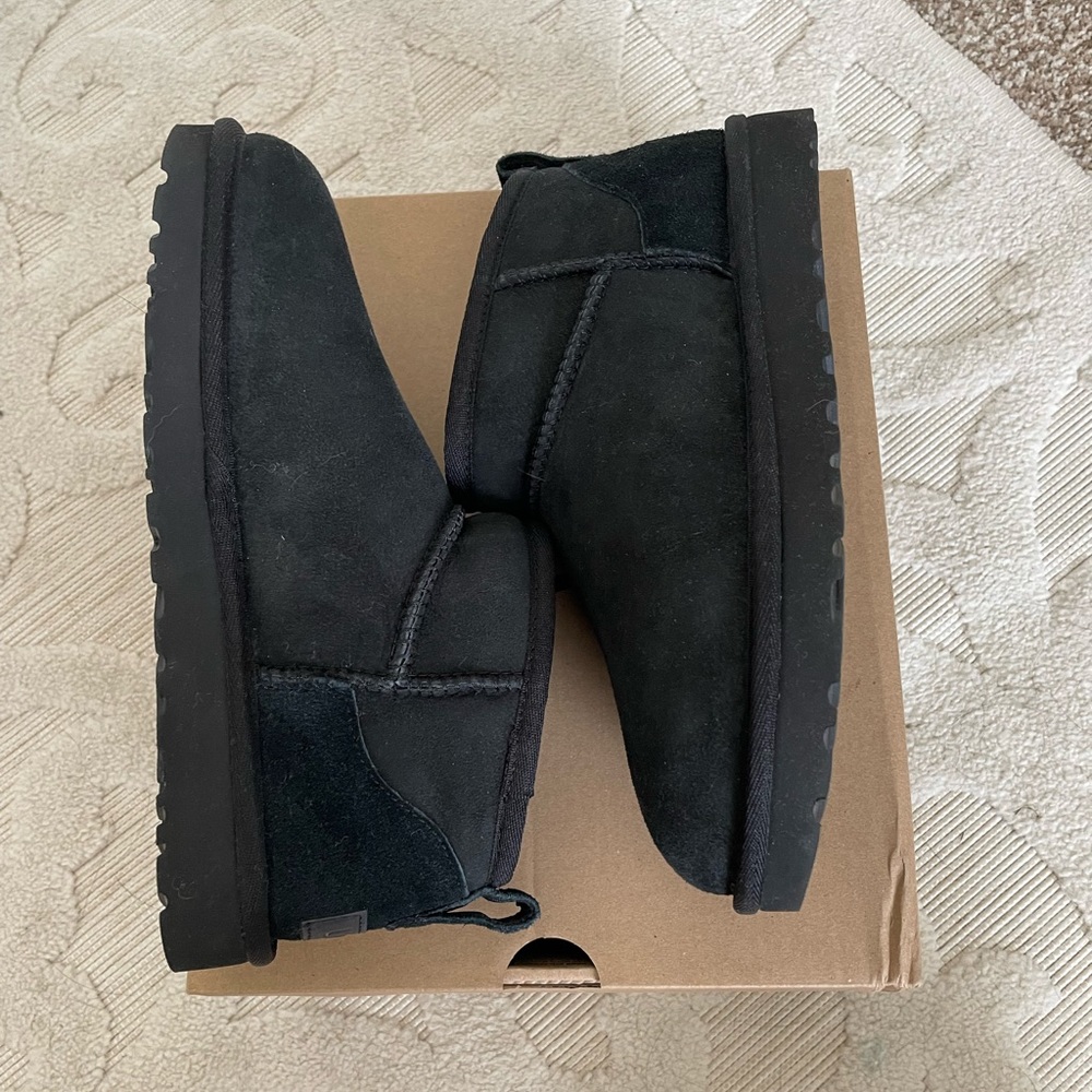 Ultra mini Uggs